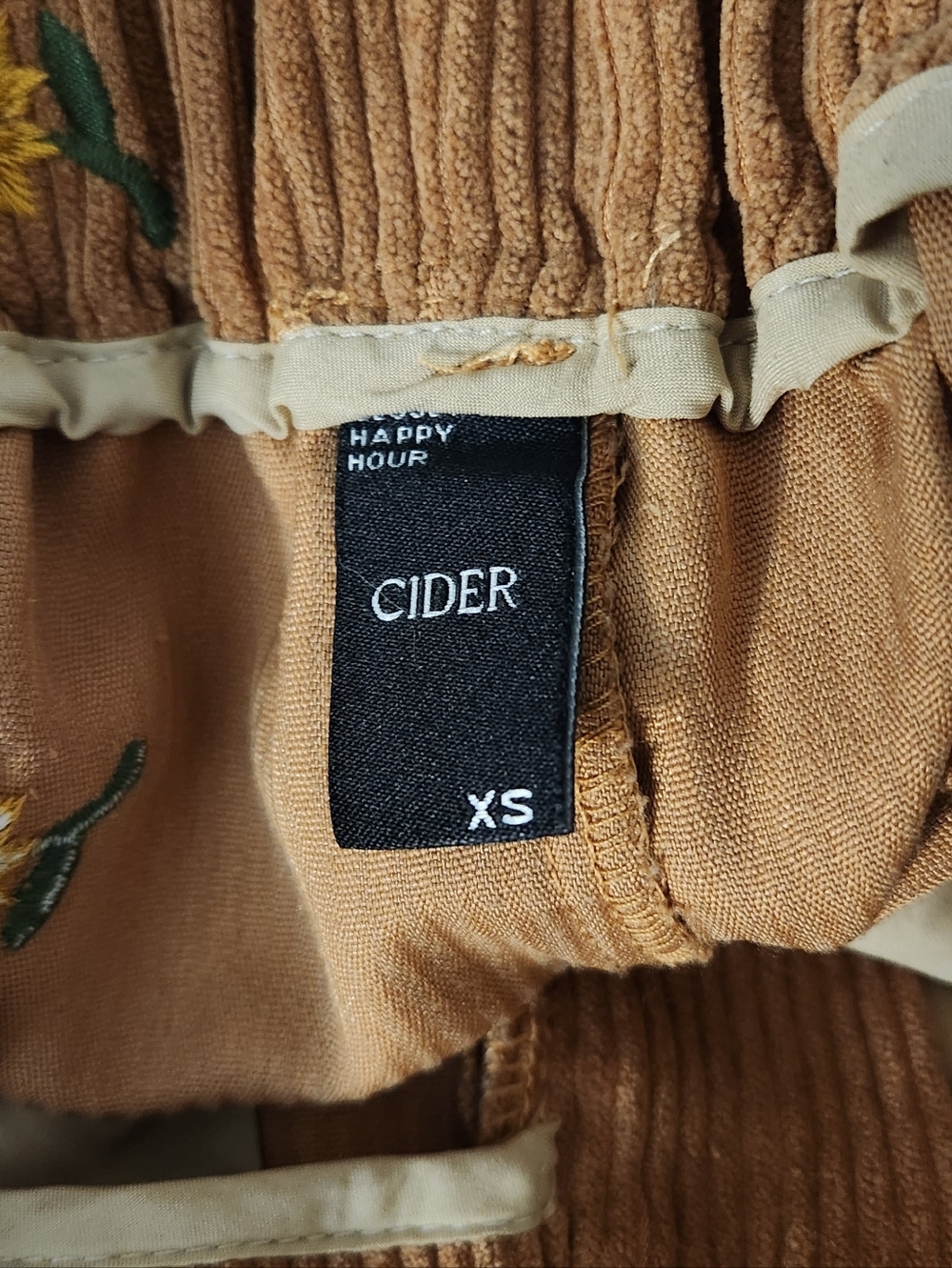 Cider Mid Rise Floral Embroidery Corduroy Shorts XS - Picture 5 of 5